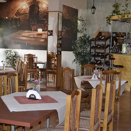 Maxim Inn *